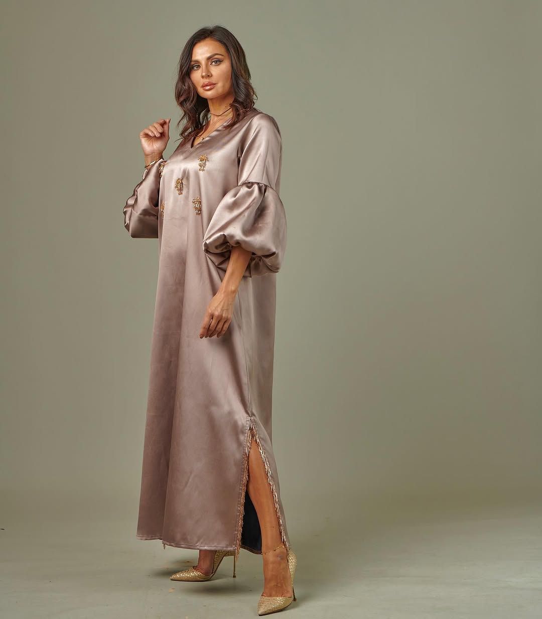 Satin bell-sleeve kaftan
