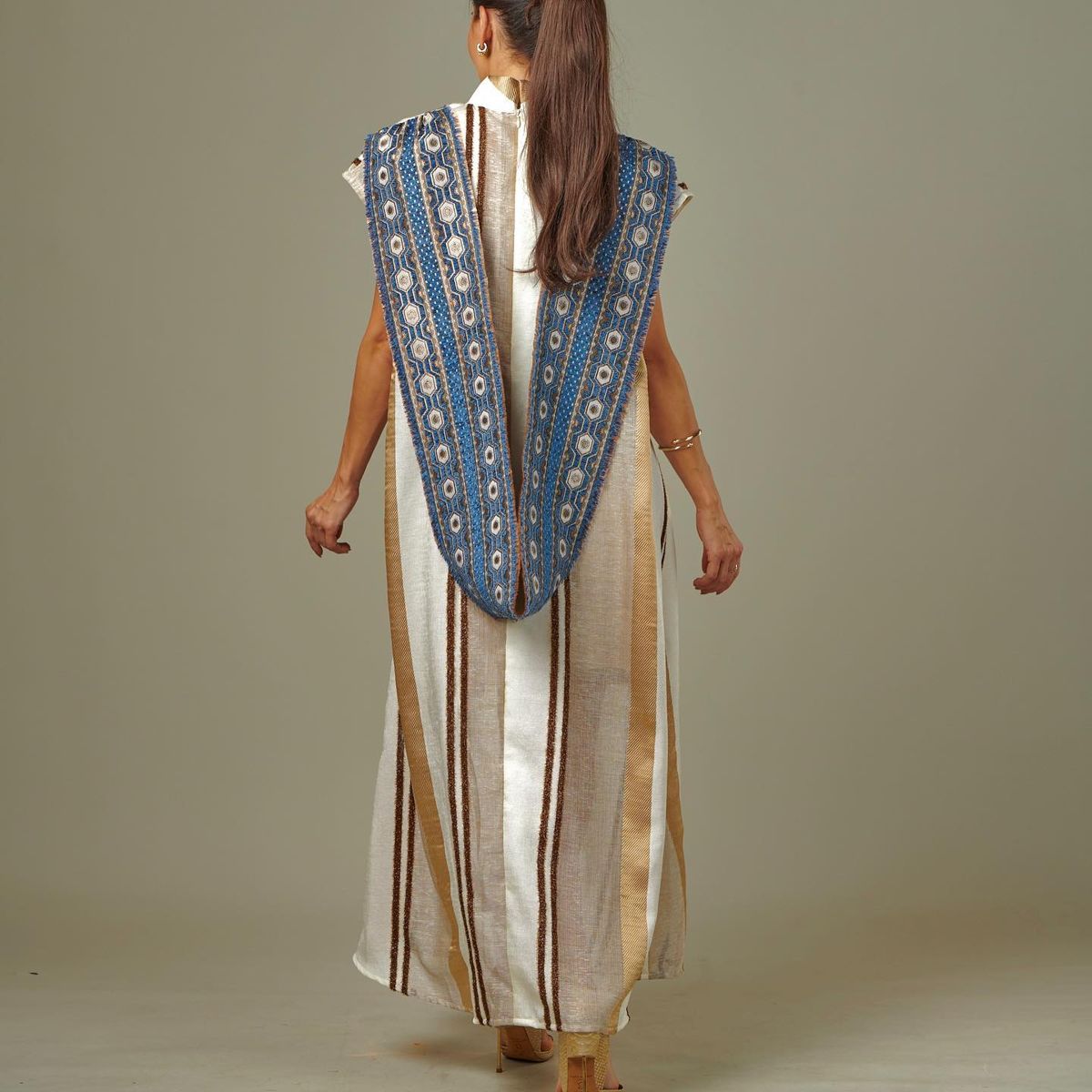 Tassel-back striped kaftan