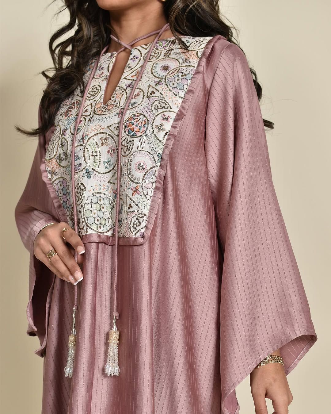 Tassel bib kaftan